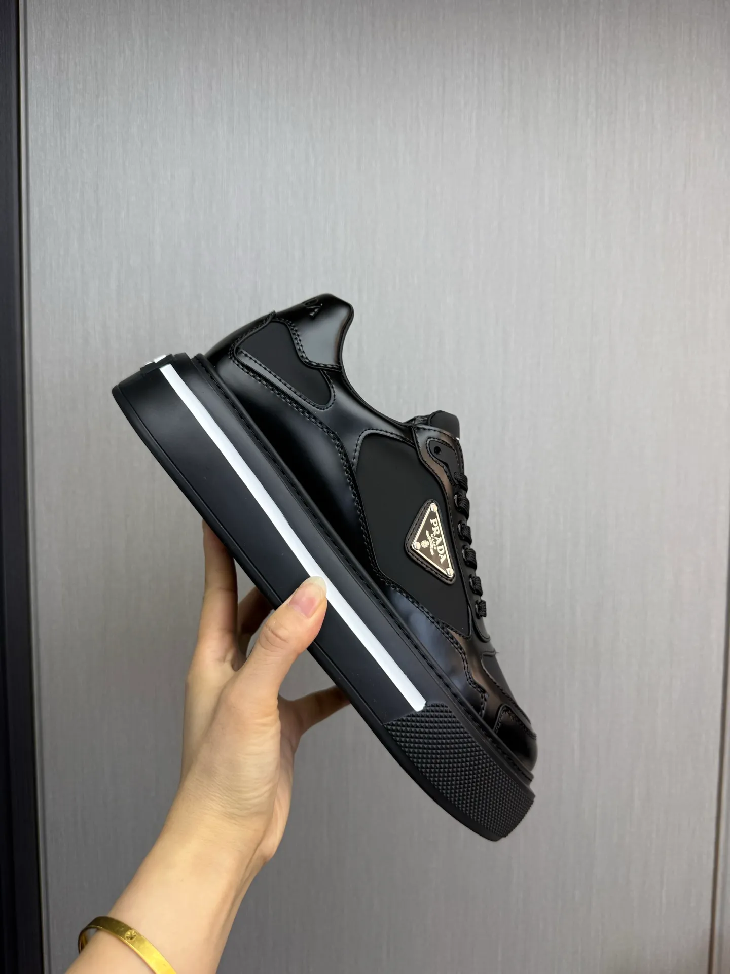 Men's shoes 💰580💰 [PRADA] Hot-selling men's shoes shipped 👏Official website synchronized ⬆️ Original cowhide fabric + cowhide lining, cowhide feet 🐮 1:1 shipment ✔️Original original sole, 38-45 (45. Customized, non-refundable)